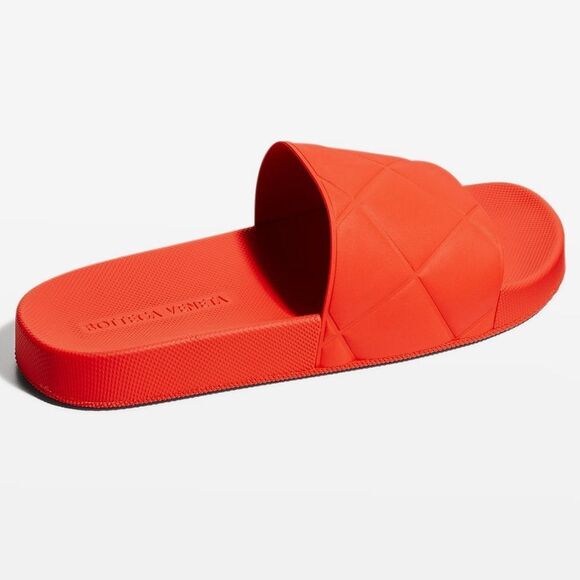 Bottega Veneta Men's Red/Orange Quilted Rubber Slide Sandals - Picture 14 of 16